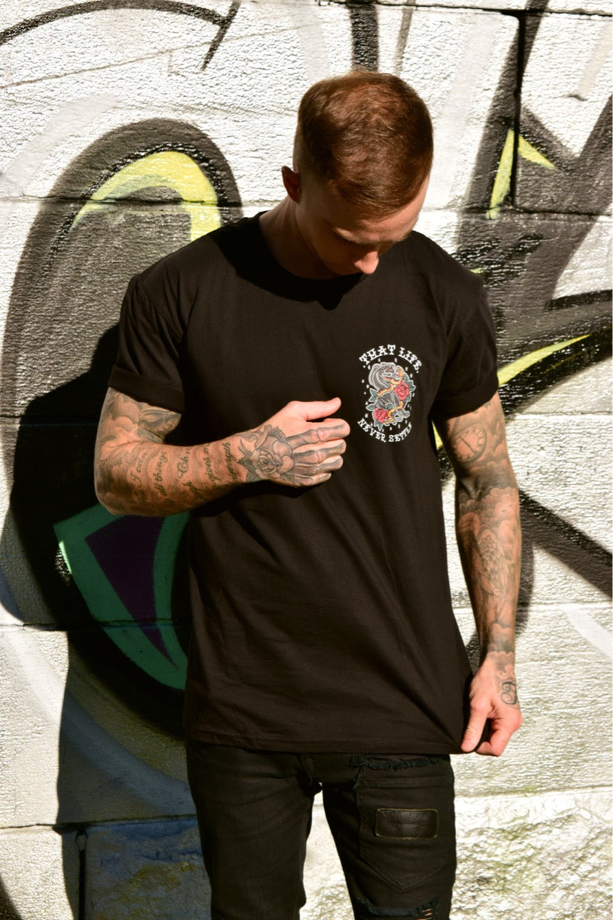 Nvr Sttl Black Tee